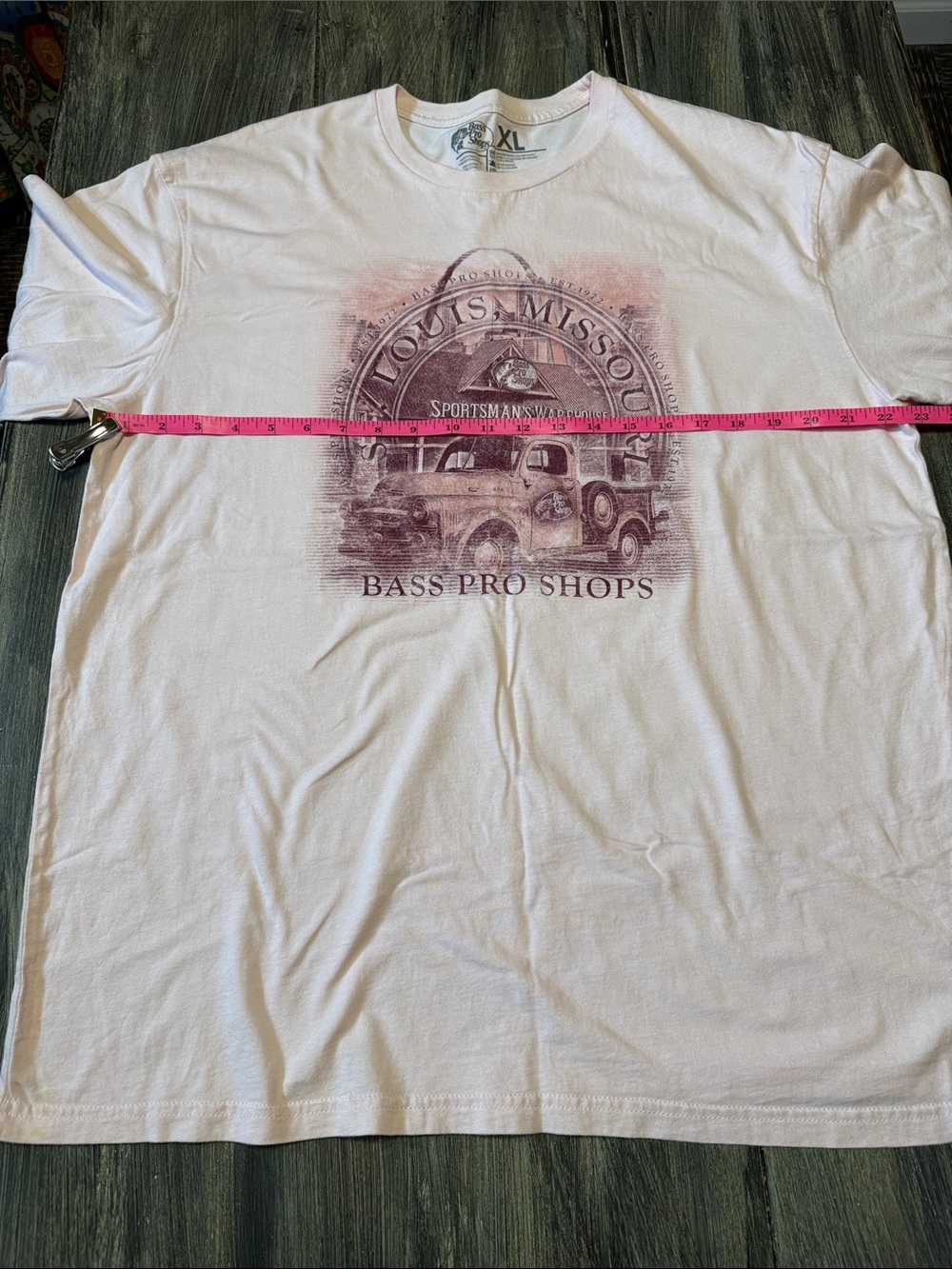 Bass Pro Shops Pink XL Cotton Tee Tag Detail